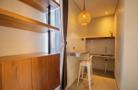 Deluxe Studio | Private kitchenette