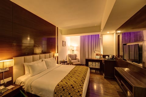 Sparrow Room (Deluxe Room) | Premium bedding, minibar, in-room safe, desk