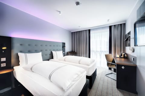 Twin Room, Roll-in Shower | Free WiFi