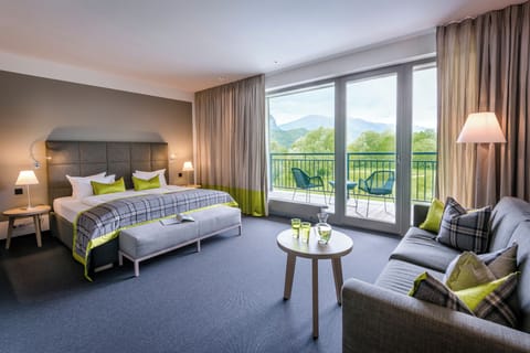 Junior Suite, Golf View | Premium bedding, pillowtop beds, minibar, in-room safe