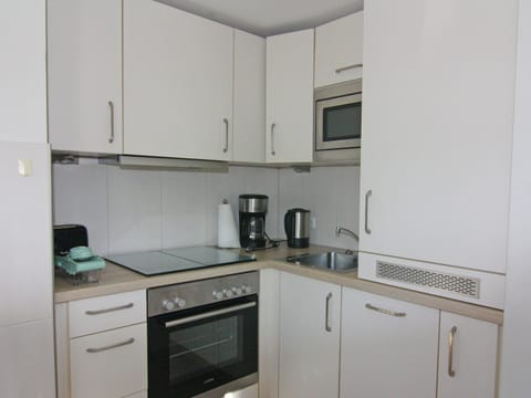 Apartment | Private kitchen | Toaster, highchair