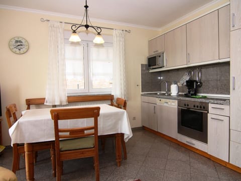 House | Private kitchen | Highchair