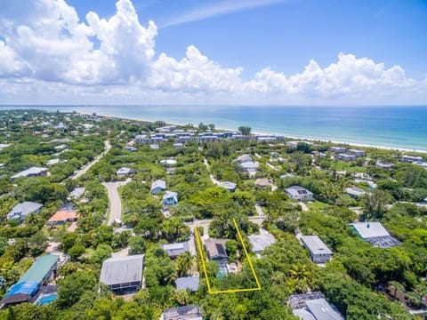 House, 3 Bedrooms | Aerial view