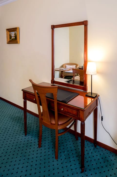 In-room business center