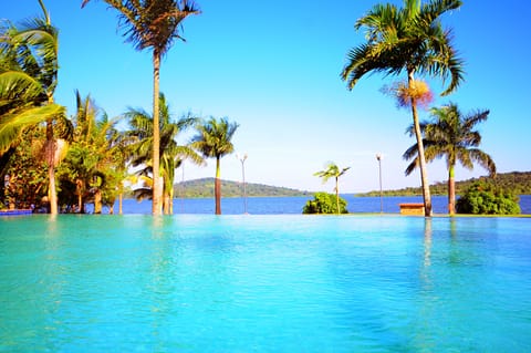 2 outdoor pools, pool umbrellas