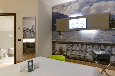 Economy Double Room, Non Smoking, No Windows | In-room safe, desk, iron/ironing board, free WiFi