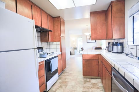 Family House, Patio, Lakeside | Private kitchen | Microwave, oven, stovetop, dishwasher