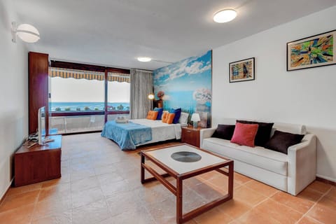 Apartment, 1 Bedroom, Balcony, Ocean View | Living room