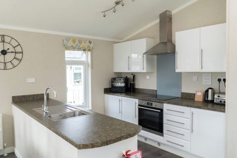 Electric kettle, highchair