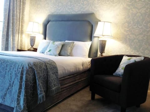 Double or Twin Room | Desk, laptop workspace, iron/ironing board, free WiFi