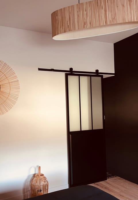 Chambre Marron | Soundproofing, free WiFi, bed sheets