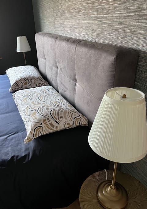 Chambre Marron | Soundproofing, free WiFi, bed sheets