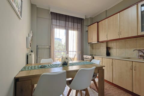 Apartment, 2 Bedrooms | Private kitchen | Toaster