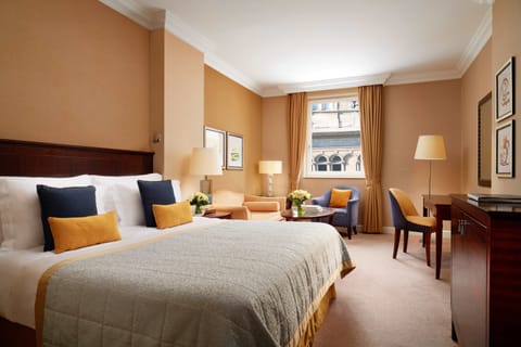 Deluxe Room (with Spa Access) | Premium bedding, minibar, in-room safe, desk