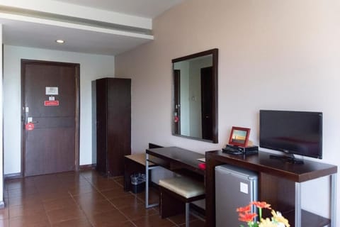 Standard Double or Twin Room | Desk, laptop workspace, free WiFi