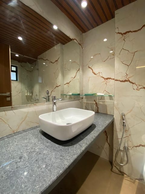 Superior Double Room | Bathroom