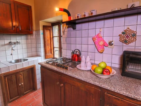 Comfort House, 2 Bedrooms | Private kitchen | Fridge, oven, dishwasher, highchair