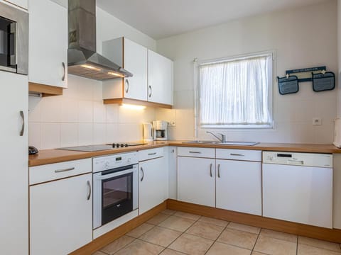 Deluxe Villa, 3 Bedrooms | Private kitchen | Dishwasher