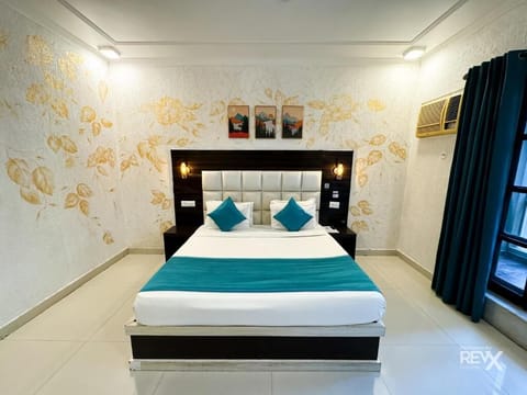 Deluxe Double Room | Free WiFi