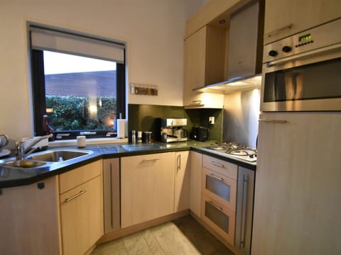 Classic Villa, 4 Bedrooms | Private kitchen | Fridge, oven, dishwasher, coffee/tea maker