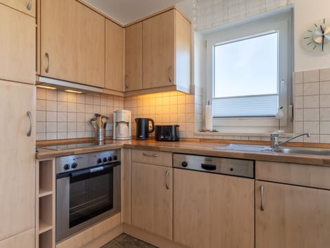 Comfort Apartment, 2 Bedrooms | Private kitchen | Fridge, microwave, oven, dishwasher