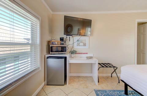 Standard Room, 1 Bedroom, Ocean View | Individually decorated, free WiFi, bed sheets