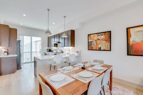 Townhome, 2 Bedrooms | Dining