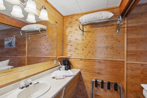 Standard Room, Multiple Beds | Bathroom | Combined shower/tub, hair dryer, towels