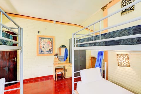 Shared Dormitory | Egyptian cotton sheets, premium bedding, desk, free WiFi