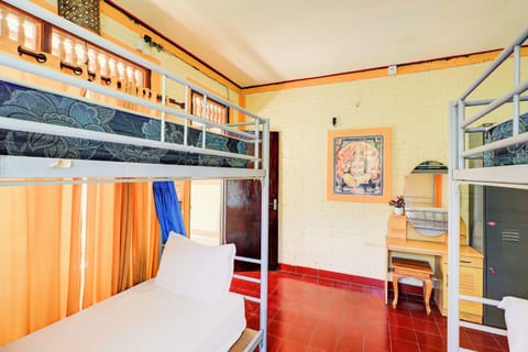 Shared Dormitory | Egyptian cotton sheets, premium bedding, desk, free WiFi