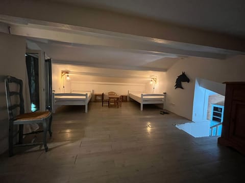 Domaine du Cruvelet Grand Gite | Free cribs/infant beds, free WiFi, bed sheets