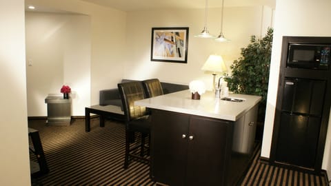 Suite, 1 Bedroom | Premium bedding, pillowtop beds, in-room safe, desk