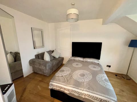 House | 2 bedrooms, free WiFi, bed sheets