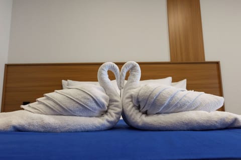 Family Triple Room | Laptop workspace, soundproofing, free WiFi