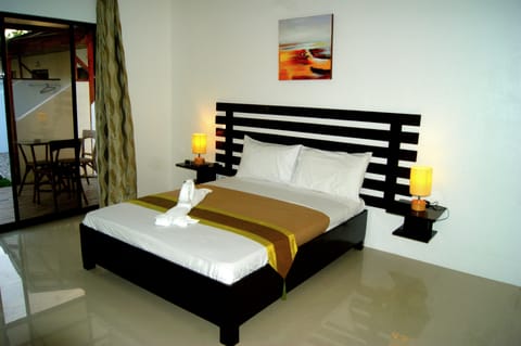 Deluxe Double Room, 1 Queen Bed, Accessible, Pool View | Minibar, in-room safe, desk, blackout drapes