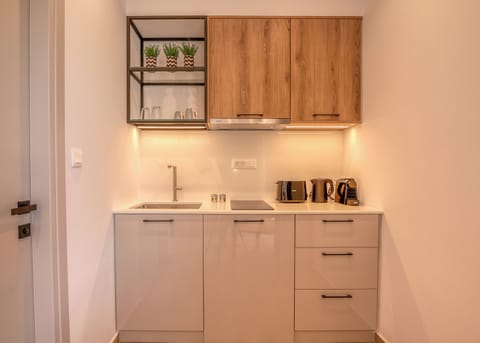 Comfort Studio, Ground Floor | Private kitchen | Mini-fridge, stovetop, espresso maker, coffee/tea maker