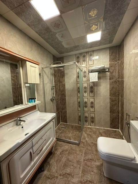 Comfort Studio, City View | Bathroom