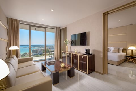 Suite, Sea View (Penthouse) | Hypo-allergenic bedding, memory foam beds, minibar, in-room safe