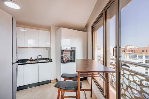 Panoramic Apartment | Private kitchen | Fridge, oven, stovetop, blender