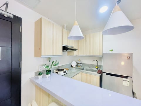 Basic Studio, Non Smoking, Balcony | Private kitchenette | Fridge, microwave, stovetop, electric kettle