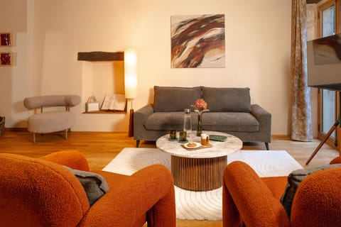 Senior Suite, Garden View | 1 bedroom, down comforters, pillowtop beds, minibar