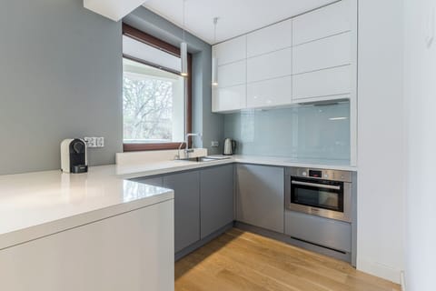 Apartment | Private kitchenette | Electric kettle