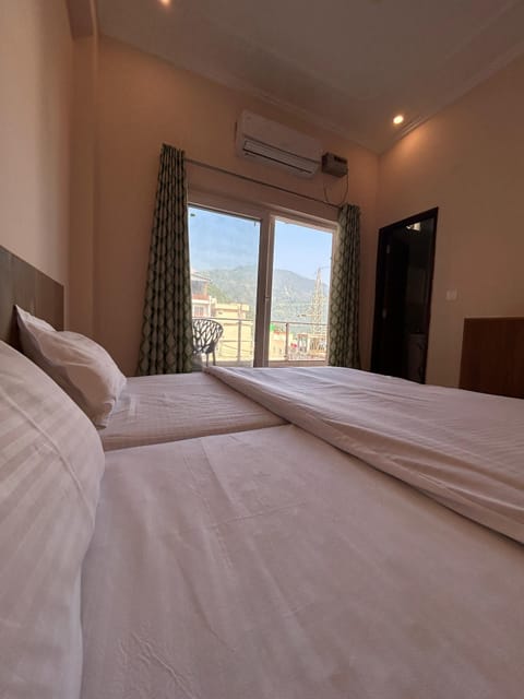 Deluxe Double Room | Free WiFi