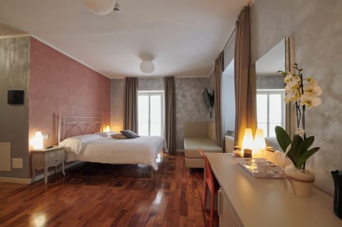 Deluxe Triple Room, Private Bathroom | Egyptian cotton sheets, premium bedding, down comforters, in-room safe