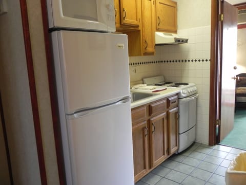 2 Bedroom Efficiency | Private kitchenette | Fridge, microwave