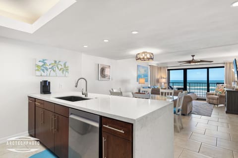 Luxury Condo, 2 Bedrooms, 2 Bathrooms, Oceanfront | Private kitchen | Fridge, microwave, coffee/tea maker