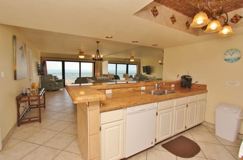 Luxury Condo, 2 Bedrooms, 2 Bathrooms, Oceanfront | Private kitchen | Fridge, microwave, coffee/tea maker