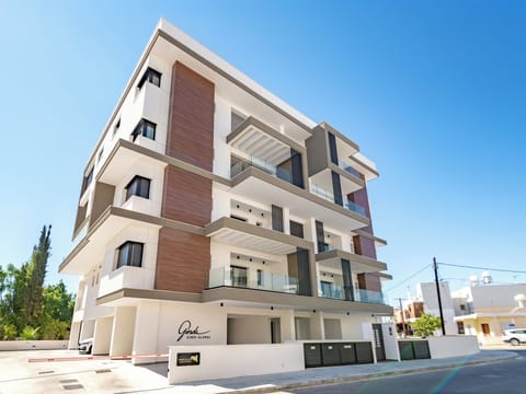 Apartment, 2 Bedrooms, Balcony, City View | Front of property