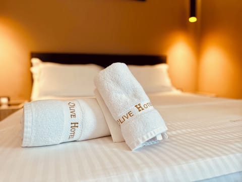 Deluxe Double Room, 1 Bedroom | 1 bedroom, Egyptian cotton sheets, premium bedding, minibar