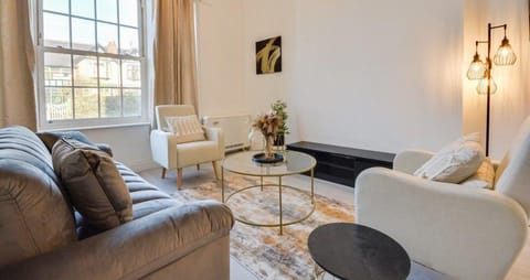 Apartment | Living area | TV